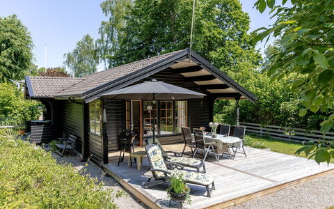 Väbynäs: Sommerhus, Tag, Hus, Hjem, Garden Bygninger, Veranda, Sidespor, Skygge, Have, Udendørs Struktur