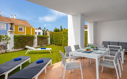 Estepona 647: Gulvbelægning, Hjem, Stol, Have, Udendørs Møbler, Skygge, Landscaping, Eco Hotel, Udvej, Flise