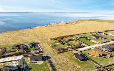 Nikolce - 300M to the Fjord: Fugleperspektiv, Luftfotografering, Boligområde, Landskab, Almindeligt, Tag, Land Lot, Landdistrikt, Urban Design, Hjem