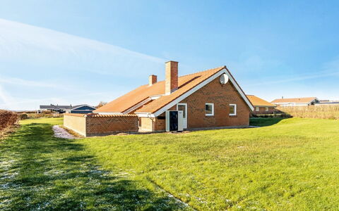 Nikolce - 300M to the Fjord: Himmel, Græs, Tag, Hus, Arkitektur, Hjem, Sommerhus, Almindeligt, Landdistrikt, Land Lot