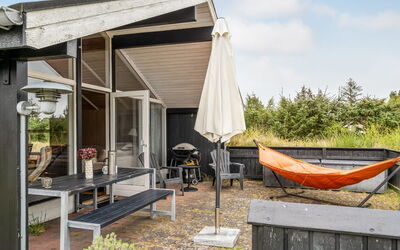 Kaare - 400M from the Sea