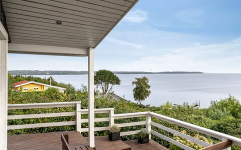 Gesine - 50M to the Fjord: Træ, Veranda, Dæk, Altan, Hårdttræ, Sommerhus, Skygge, Planke, Gelænder, Bejdse