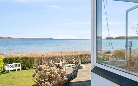 Solbritt - 30M from the Sea: Tag, Hus, Hjem, Sommerhus, Dør, Sidespor, Dæk, Veranda, Planke, Hårdttræ