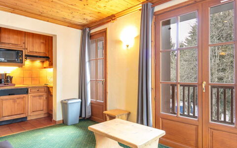 Alpina Lodge: Lejlighed, Altan, Stol, Skygge, Udendørs Møbler, Dagslys, Aluminium