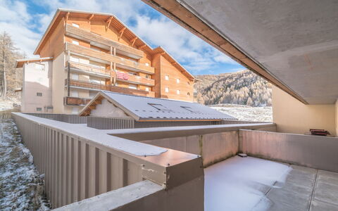 C. du Verdon: Lejlighed, Vinter, Loft, Sne, Fryser, Altan, Dagslys, Sidespor, Bjerglandsby, Glacial Landskabsform