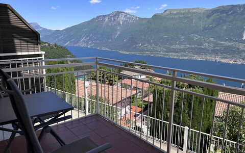 Tremosine 51: Bjergrige Landskabsformer, Bjerg, Bakke, Highland, Bjergkæde, Hill Station, Altan, Kam, Stol, Udendørs Møbler