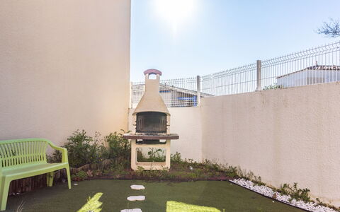 Domaine Grand Plage: Gulvbelægning, Indretning, Etage, Lejlighed, Altan, Loft, Ejerlejlighed, Stol, Skygge, Veranda