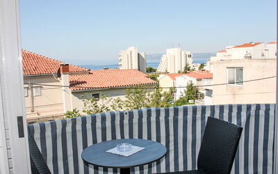 Makarska 40: Gulvbelægning, Indretning, Etage, Lejlighed, Altan, Loft, Ejerlejlighed, Stol, Skygge, Veranda