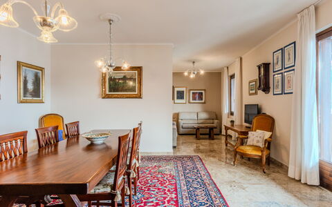 Casa Luli: Gulvbelægning, Indretning, Etage, Lejlighed, Altan, Loft, Ejerlejlighed, Stol, Skygge, Veranda