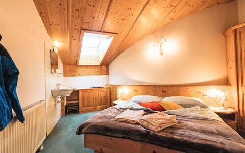 Tuenta: Soveværelse, Hjem, Seng, Sengetøj, Bed Frame, Sengetøj, Loft, Skuffe, Hårdttræ, Glacial Landskabsform