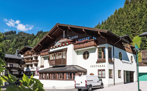 Tuenta: Hotel