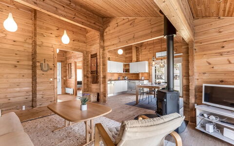 Franka - from the Sea: Vegetationen, Busk, Forår, Sommerhus, Have, Skygge, Backyard, Gård, Stol