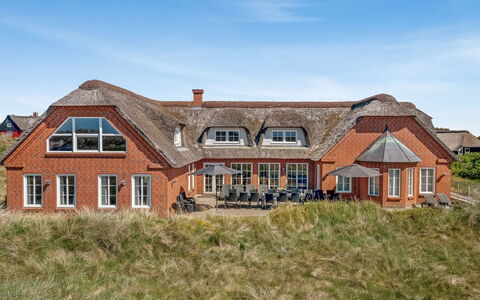 Gytha - 75M from the Sea: Bjergkæde, Dal, Bjerglandsby, Ferieby