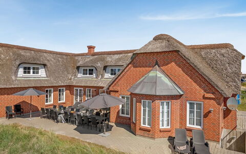 Gytha - 75M from the Sea: Bjergkæde, Dal, Bjerglandsby, Ferieby