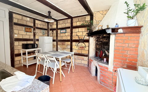 Appartamento Olive Garden, Ac, Wifi, Hvar: Møbel, Etage, Stol, Loft, Værelse, Køkken & Spisebord, Bejdse, Kaffebord, Stue