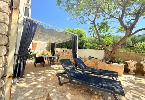 Appartamento Olive Garden, Ac, Wifi, Hvar: Udendørs Møbler, Møbel, Svømmepøl, Skygge, Stol, Udvej, Eco Hotel, Flise, Liggestol, Gårdhave