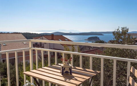Peaceful Apartment With Beautiful View - Hvar: Boligområde, Altan, Lejlighed, Veranda, Skumring, Estate, Aften, Solnedgang, Gelænder, Dæk