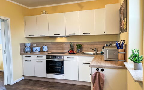 Finca Wismaria: Køkken Apparat, Køkken, Countertop, Cabinetry, Møbel, Større Bandage, Indretning, Gulvbelægning, Træ, Husholdningsapparat