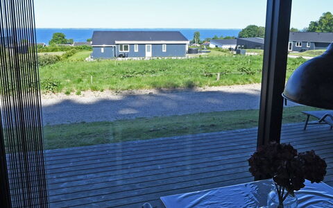 Hildegunda - 600M from the Sea: Tag, Hus, Hjem, Sommerhus, Dør, Sidespor, Dæk, Veranda, Planke, Hårdttræ