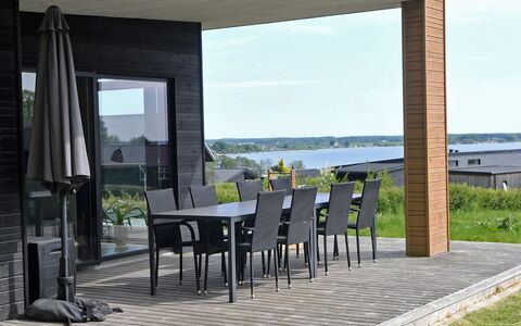 Hildegunda - 600M from the Sea: Tag, Hus, Hjem, Sommerhus, Dør, Sidespor, Dæk, Veranda, Planke, Hårdttræ