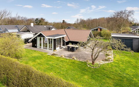 Magnus - 250M to the Fjord: Estate, Skygge, Indkørsel, Stuehus