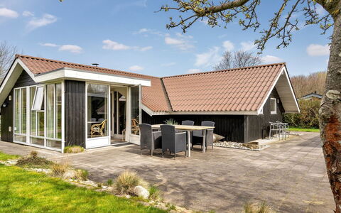 Magnus - 250M to the Fjord: Estate, Skygge, Indkørsel, Stuehus