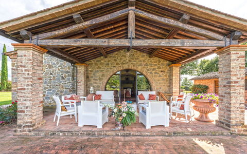 Dimora Di Castroncello: Have, Estate, Hacienda, Udendørs Struktur, Landscaping, Gårdhave, Blomsterkrukke, Cykel, Gård, Skygge