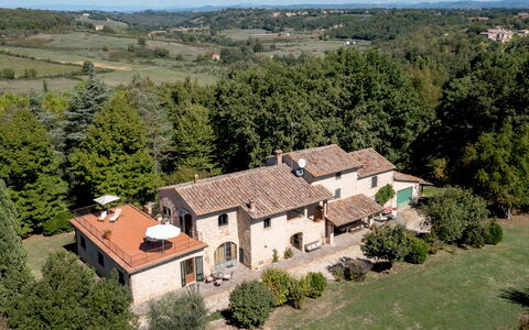 Casale del Timignano, Private Villa with Huge Gard: Bygning, Hus, Boligområde, Hjem, Tag, Arkitektur, Landskab, Facade, Kvarter, Landdistrikt