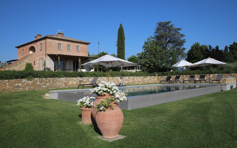 Villa Petrosa: Your Private Escape Overlooking the