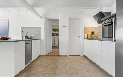Ilsebeth - 400M from the Sea: Gulvbelægning, Etage, Træ, Køkken, Indretning, Større Bandage, Køkken Apparat, Cabinetry, Trægulve, Loft
