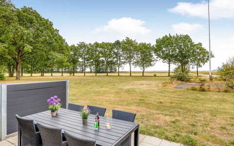 Ilsebeth - 400M from the Sea: Land Lot, Skygge, Have, Sollys, Landscaping, Udendørs Møbler, Lawn, Udendørs Bord, Stol, Parkere