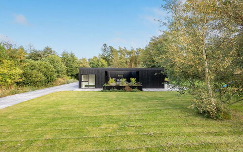 Hortense - 900M from the Sea: Tag, Hus, Hjem, Sommerhus, Dør, Sidespor, Estate, Lawn, Gård, Veranda