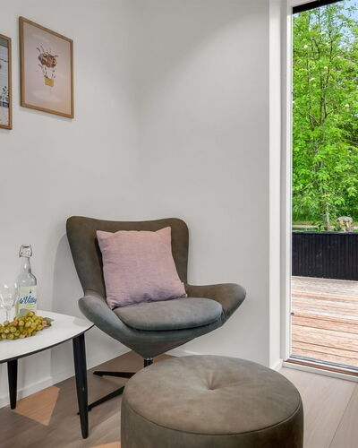 Hortense - 900M from the Sea