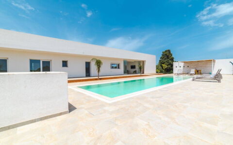 Villa Donnosanto a 5 Minuti Da Spiaggia. Ostuni 10: Beton, Design, Svømmepøl, Flise