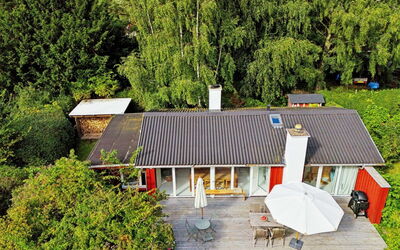 Lauri - 2.3Km from the Sea
