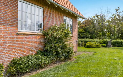 Freja - 12Km from the Sea: Estate, Farm