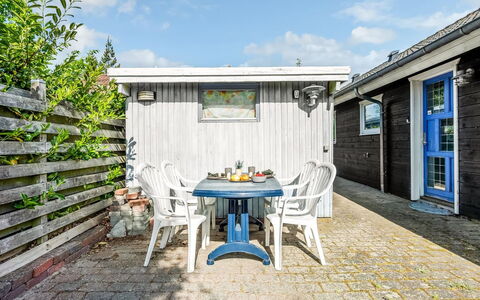 Terttu - 250M from the Sea: Hus, Hjem, Tag, Sommerhus, Estate, Landscaping, Garden Bygninger, Sidespor, Stuehus