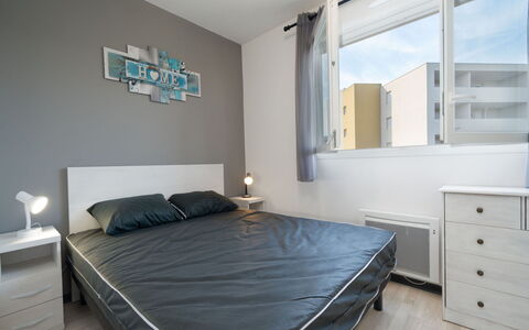 La Dune: Møbel, Indretning, Seng, Soveværelse, Loft, Gulvbelægning, Sengetøj, Værelse, Etage, Sengetøj