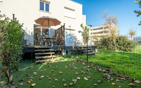 La Dune: Arkitektur, Boligområde, Busk, Have, Land Lot, Hjem, Lawn, Lejlighed, Gård, Skygge