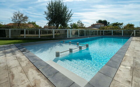 La Dune: Svømmepøl, Blå, Kompositmateriale, Skygge, Udvej, Flise, Water Feature, Beton, Udendørs Møbler, Design