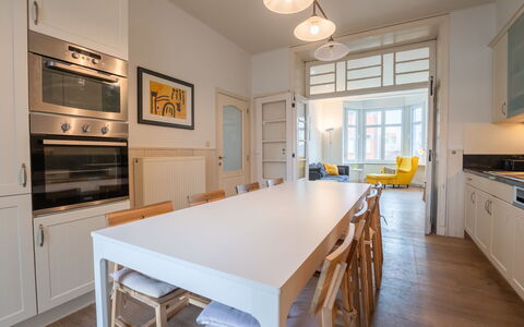 Les Citrinelles with Parking: Møbel, Indretning, Gulvbelægning, Etage, Countertop, Loft, Træ, Køkken, Cabinetry, Lysarmatur