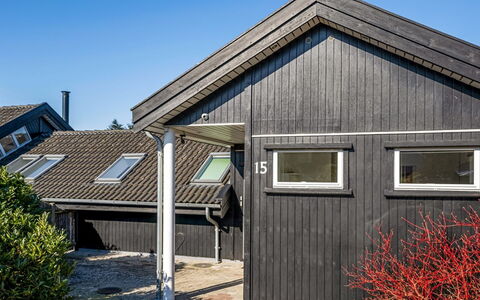 Hughe - 1.3Km from the Sea: Træ, Møbel, Lejlighed, Værelse, Loft, Bejdse, Stol, Hårdttræ, Klarlak, Tømmer