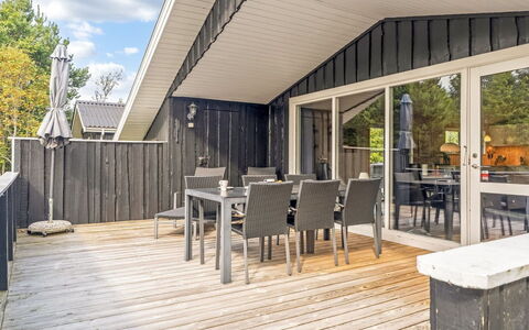 Onni - 2.3Km from the Sea: Træ, Hjem, Veranda, Dæk, Hårdttræ, Tag, Bejdse, Trægulve, Eco Hotel