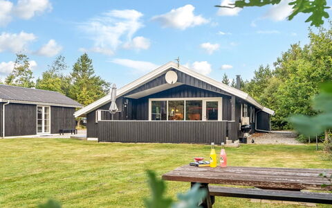 Onni - 2.3Km from the Sea: Træ, Hjem, Veranda, Dæk, Hårdttræ, Tag, Bejdse, Trægulve, Eco Hotel