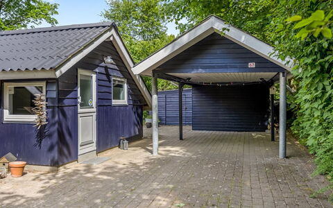 Mila - 30Km from the Sea: Tag, Hus, Hjem, Sommerhus, Dør, Sidespor, Dæk, Veranda, Planke, Hårdttræ