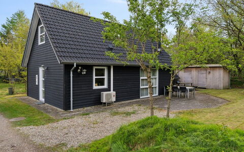Øgot: Møbel, Indretning, Gulvbelægning, Etage, Loft, Værelse, Stol, Bord, Lejlighed, Køkken & Spisebord