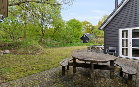 Øgot: Møbel, Indretning, Gulvbelægning, Etage, Loft, Værelse, Stol, Bord, Lejlighed, Køkken & Spisebord