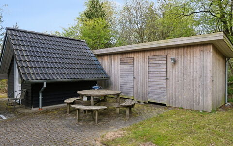 Øgot: Møbel, Indretning, Gulvbelægning, Etage, Loft, Værelse, Stol, Bord, Lejlighed, Køkken & Spisebord