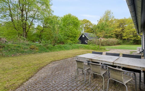 Øgot: Møbel, Indretning, Gulvbelægning, Etage, Loft, Værelse, Stol, Bord, Lejlighed, Køkken & Spisebord