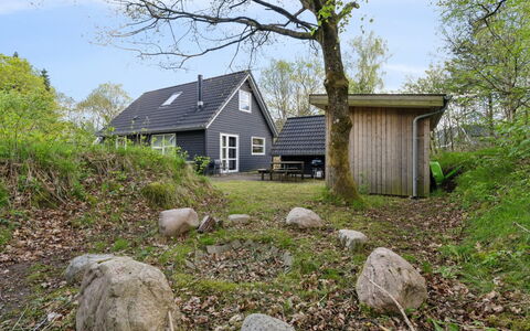 Øgot: Møbel, Indretning, Gulvbelægning, Etage, Loft, Værelse, Stol, Bord, Lejlighed, Køkken & Spisebord